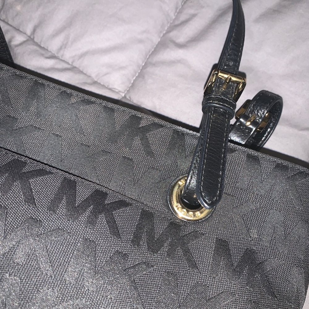 Black Michael Kors Handbag - Picture 2 of 4